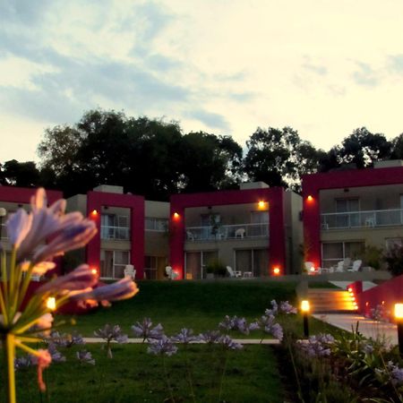 Hotel Сиера де лос Падрес Екстериор снимка