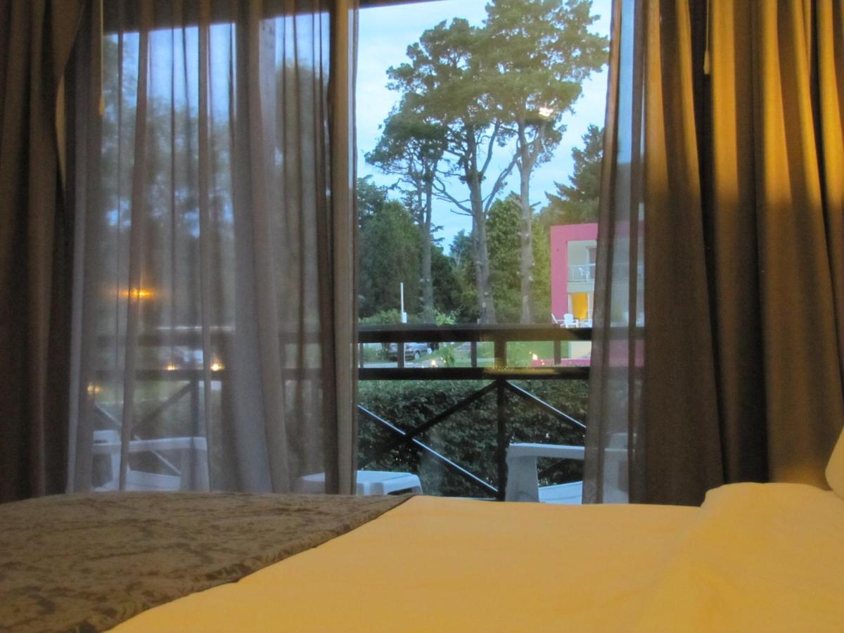 Hotel Сиера де лос Падрес Екстериор снимка